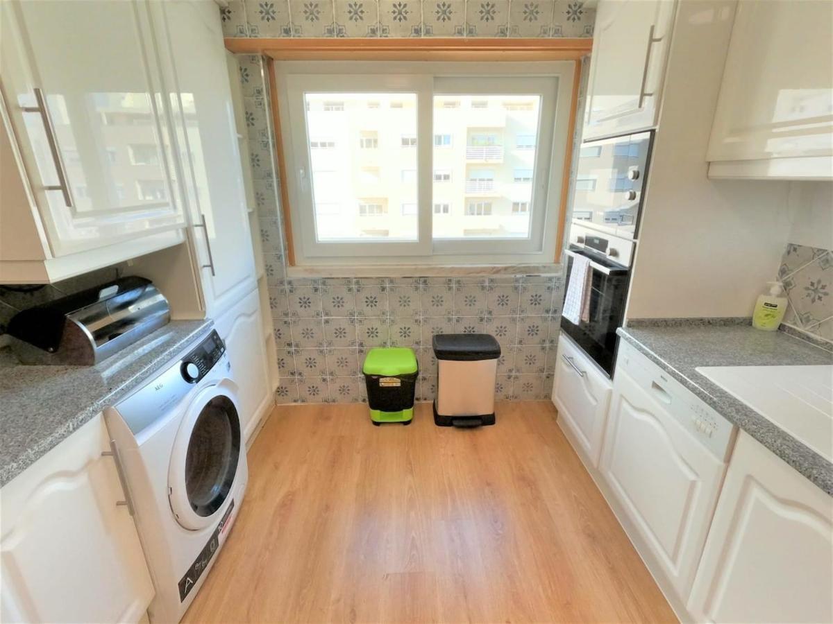 Carnaxide Modern T1 Apartment W Balcony In Carnaxide Oeiras Lisbon Exterior photo