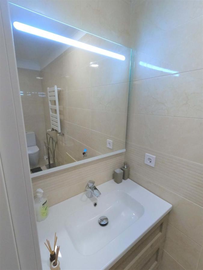 Carnaxide Modern T1 Apartment W Balcony In Carnaxide Oeiras Lisbon Exterior photo